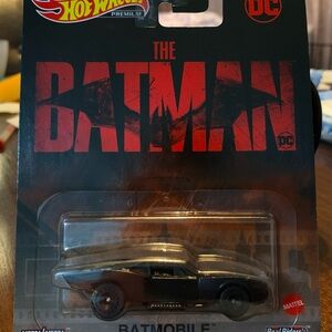 Hot Wheels Premium The Batman Batmobile